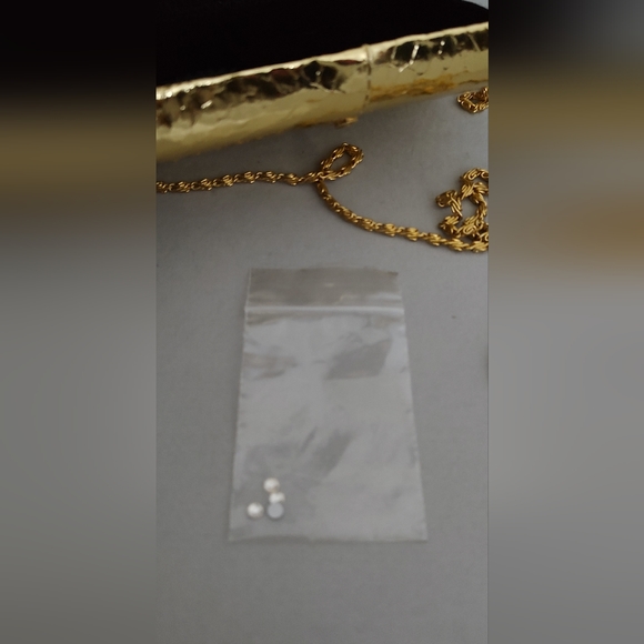 Vintage Metal Purse 6" x 4 " with Faux Diamond Rhinestones Long Chain Color gold - Picture 8 of 16